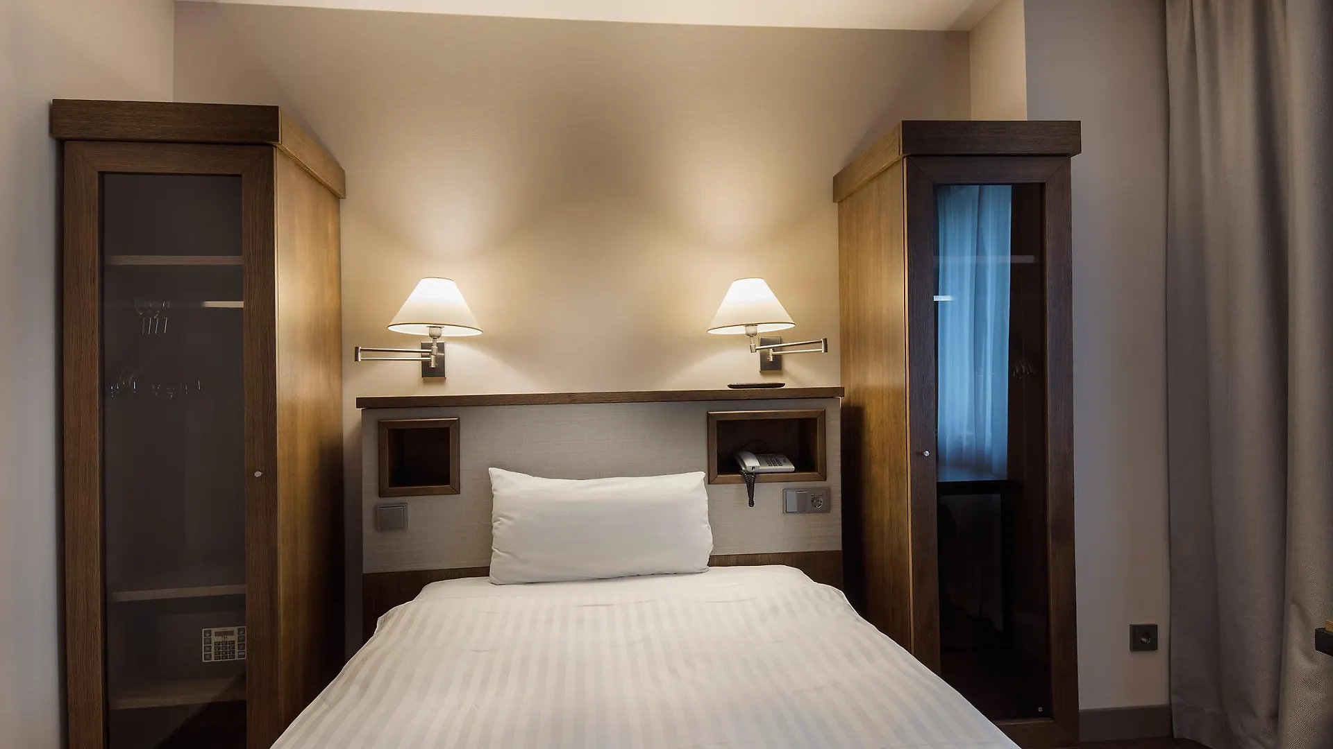 Hotel Ch Bucharest 4*,