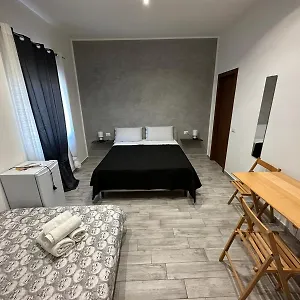 https://mondo-house.it-romehotels.com